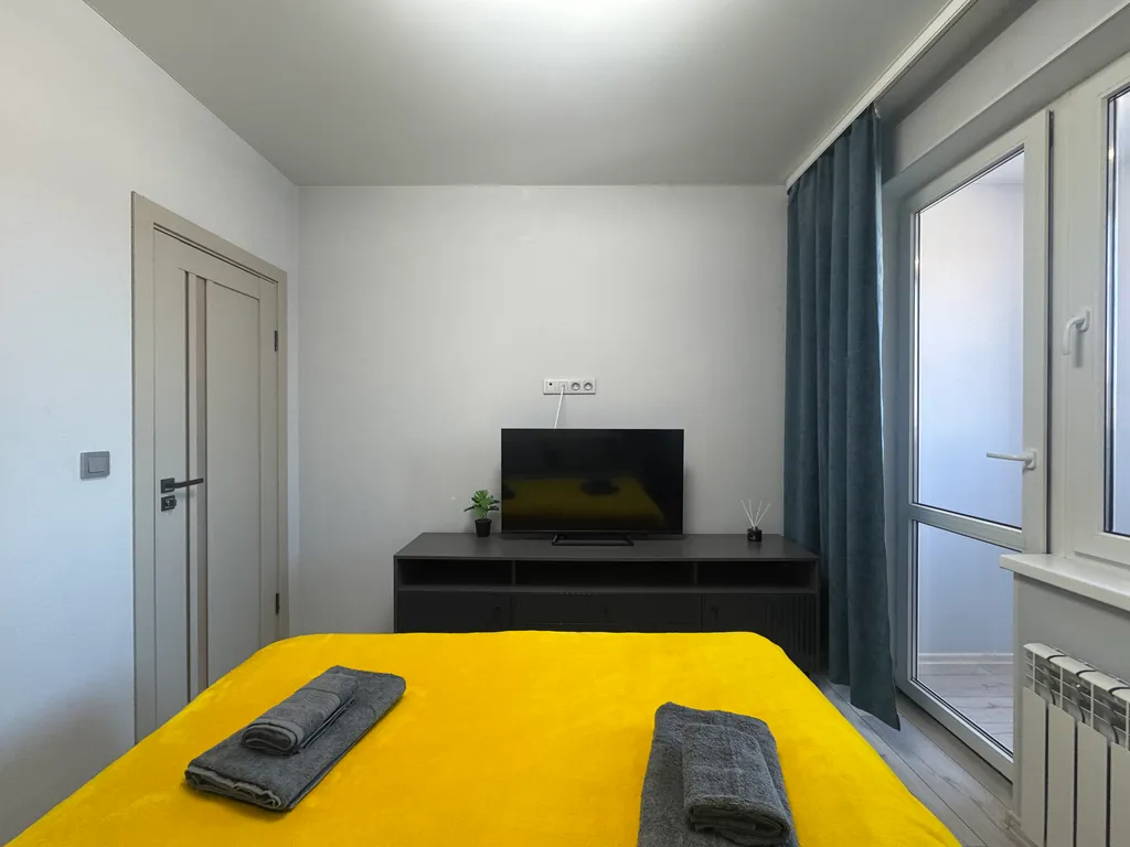 Квартира у Сити-молла с видом на рассвет и горы