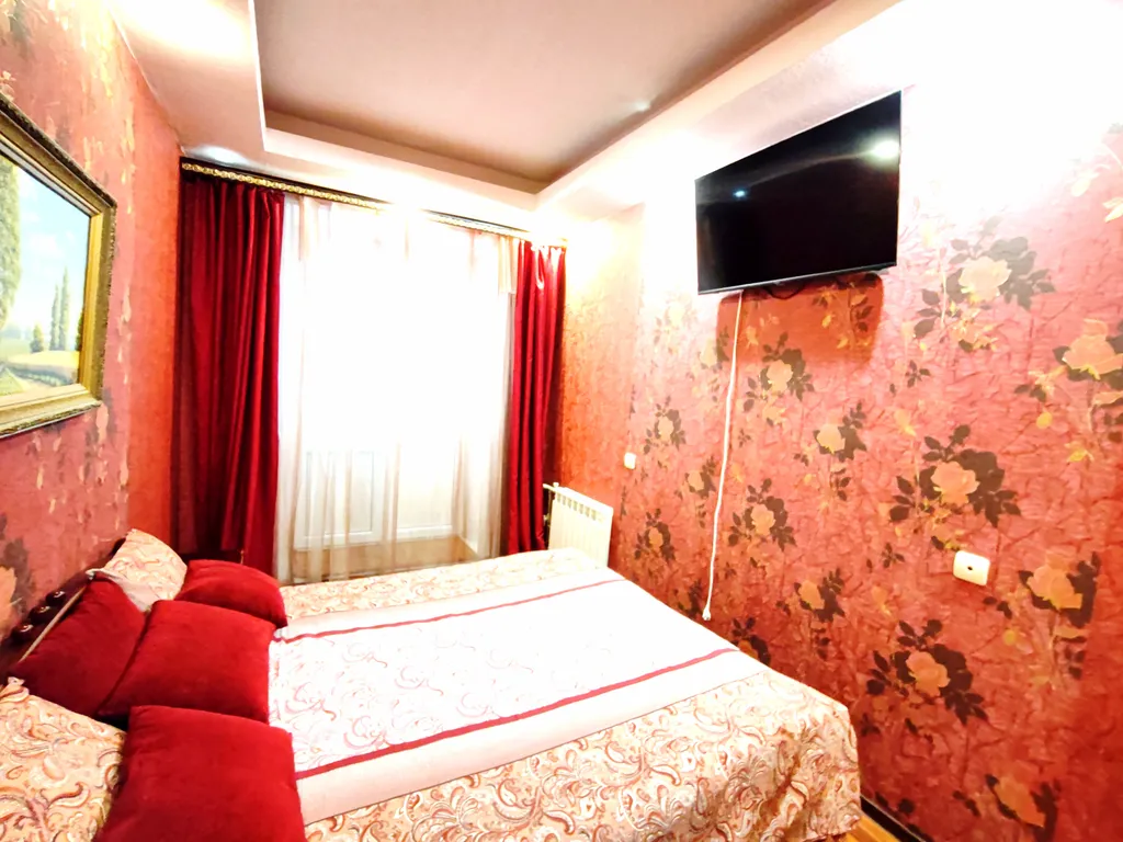 Красивая сталинка на площади Маяковского