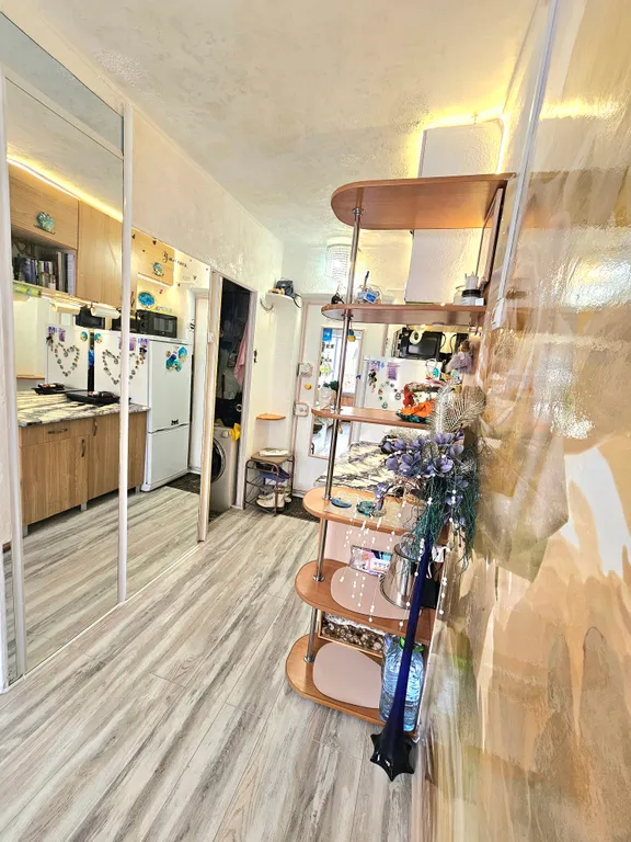 Студия почти в центре, рядом с Золотым мостом, Китайским консульством, фуникулером