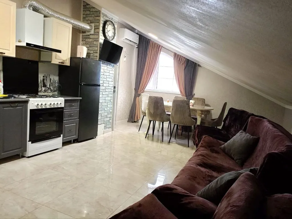 Квартира Квартира Уютная мансарда около моря — Сухум