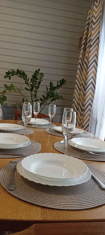 Уютный двухэтажный дом на берегу озера Селигер