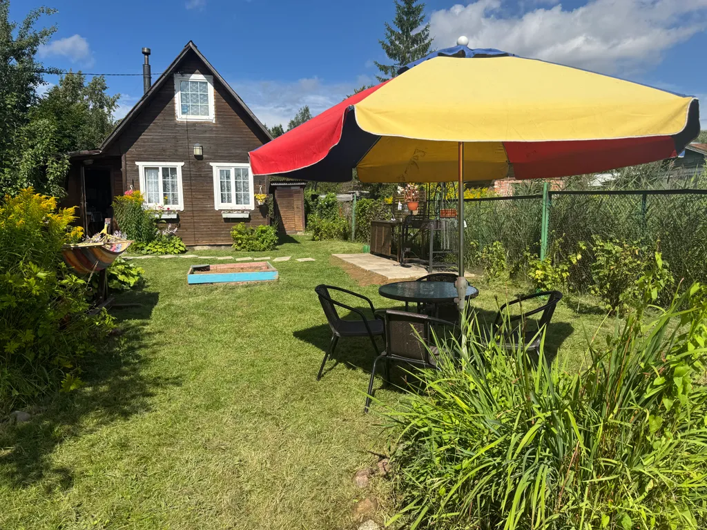 Уютный домик с печью-камином в центре