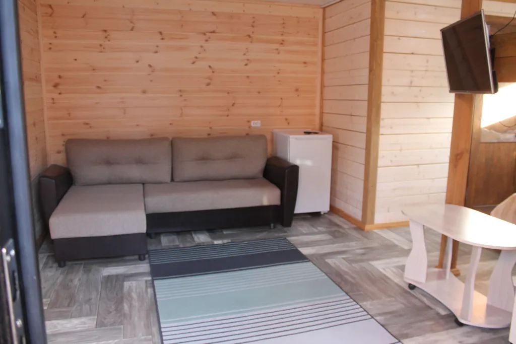 Уютный домик с двуспальной кроватью