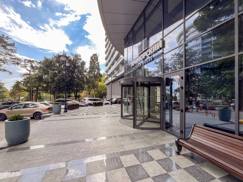 Новая квартира с просторной терассой и прекрасным видом на горы