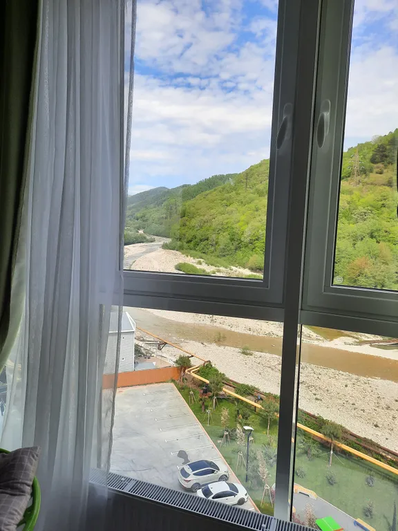 Уютная квартира с видом на горы и реку