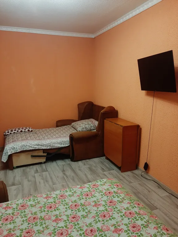 Коттедж Домик с беседкой — Евпатория