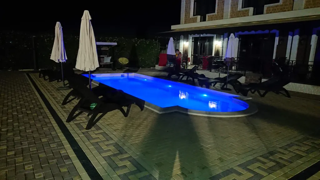 Апартаменты с видом на бассейн