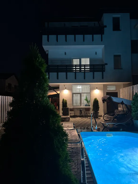 Коттедж 6-комнатный Дом — аренда посуточно в Геленджик