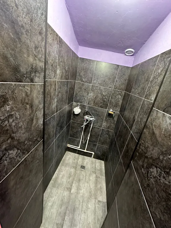 Комната с отдельным входом в частном доме рядом с парком