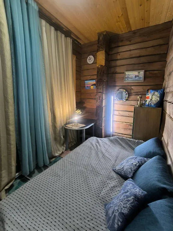 Атмосферный уютный экокоттедж из кедра с прудом