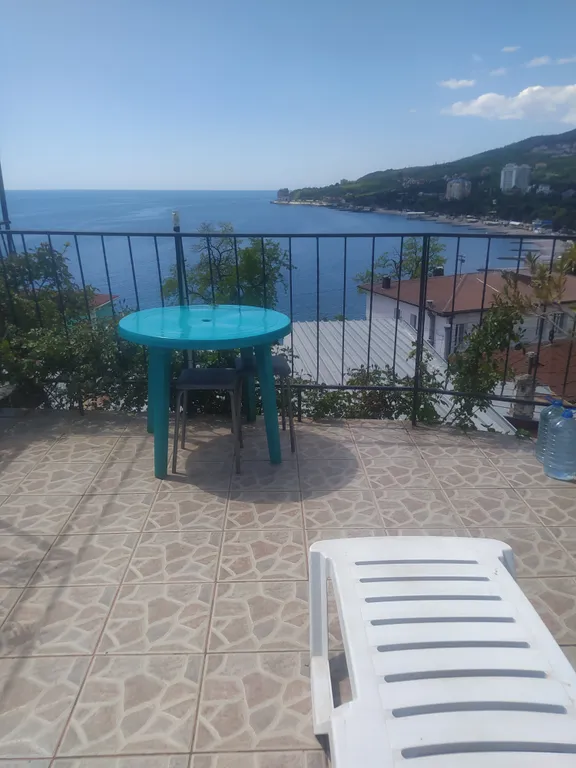 Летний домик с индивидуальной площадкой на крыше