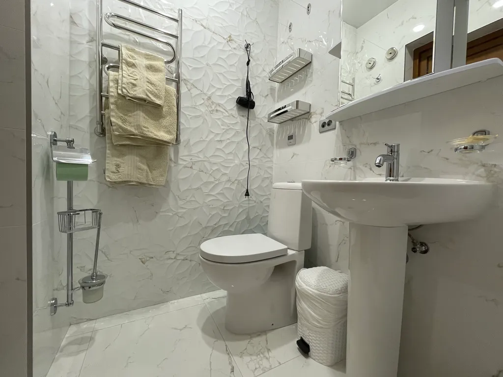 Уютный номер в центре, море - 600 метров