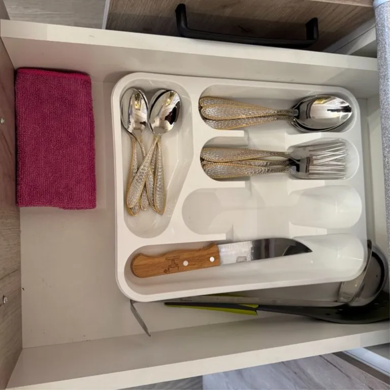 Афрейм в лесу с большой территорией