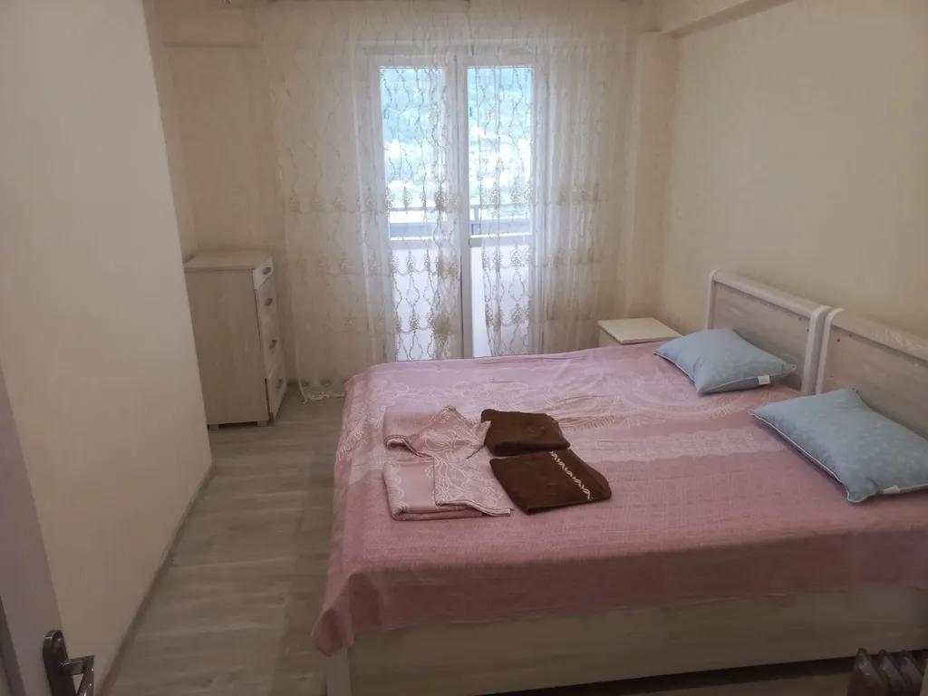 Уютная трёхкомнатная квартира город Гагра со всеми удобствами. — аренда посуточно в Гагра