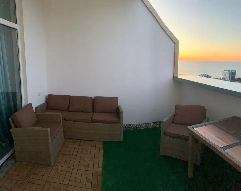 Квартира Квартира Просторная студия у моря на 2-5 гостей, терраса с панорамным видом — Адлер