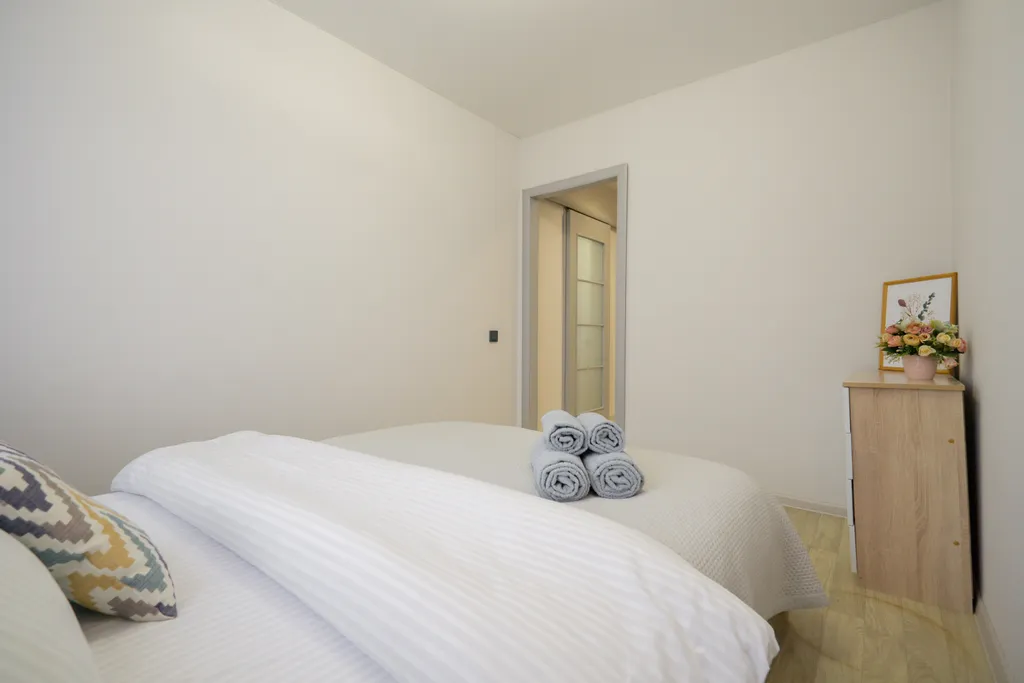 Уютная светлая двухкомнатная квартира рядом с парком