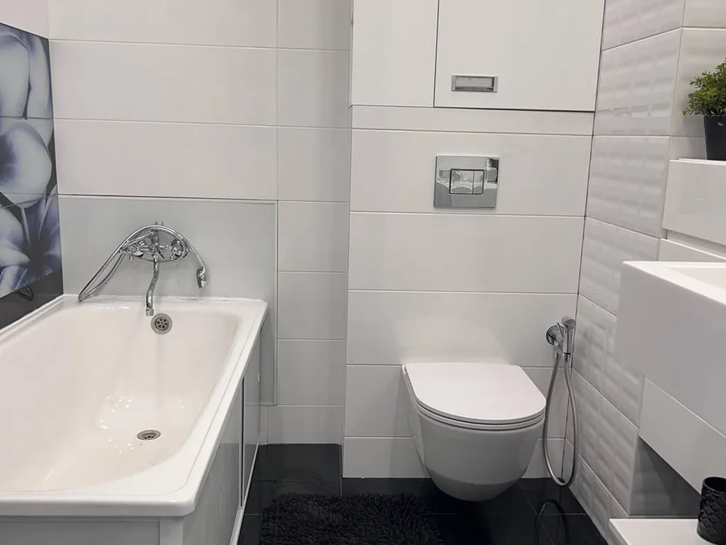 Современная квартира с панорамным видом на Волгу (Уютный Дом)