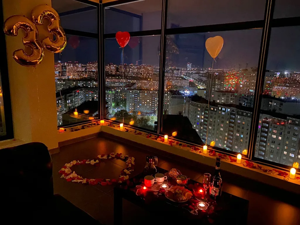 Студия с панорамными окнами и джакузи