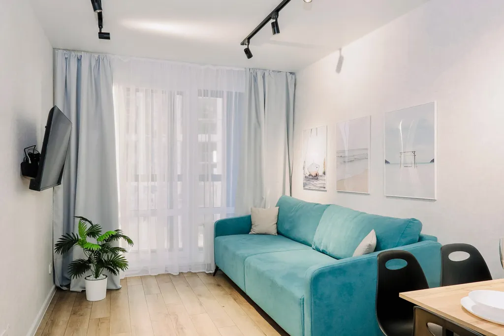 Дизaйнepcкая квартиpа пpемиум-клаccа c бaлкoном