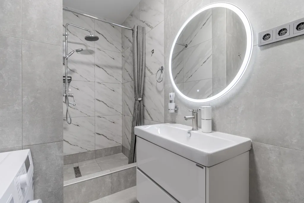 Кто ценит комфорт: новая мебель, техника, бельё