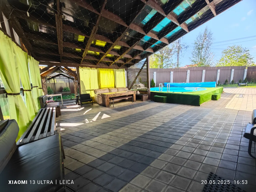 Коттедж с теплым бассейном