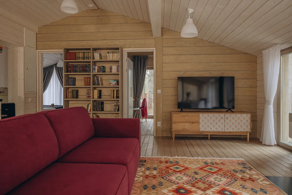 Дом 90m2 — чан, кухня, панорамные окна