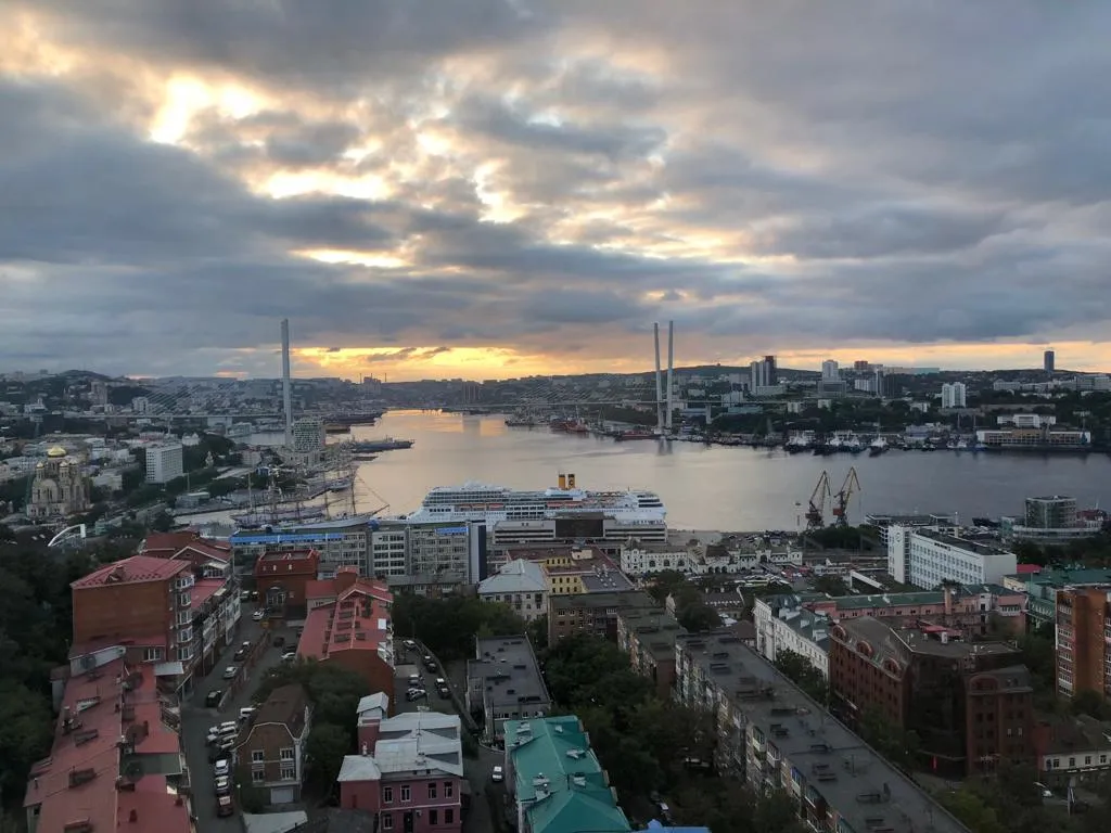 Роскошные апартаменты с видом на бухту Золотой Рог и Амурский залив