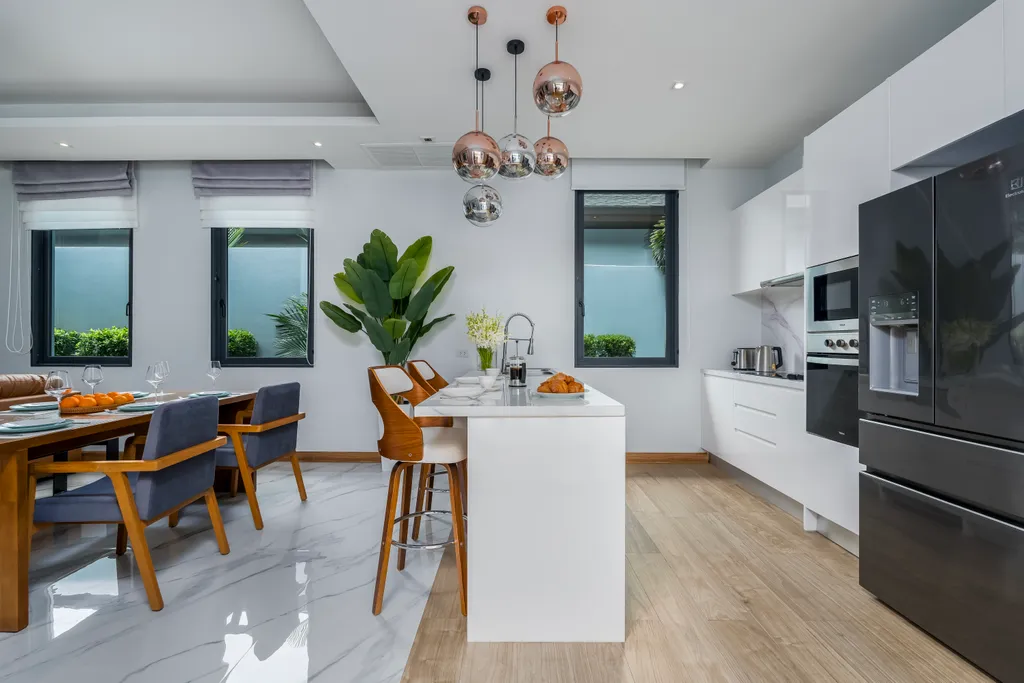 Новая вилла с бассейном, террасой и барбекю зоной, рядом с Боат авеню