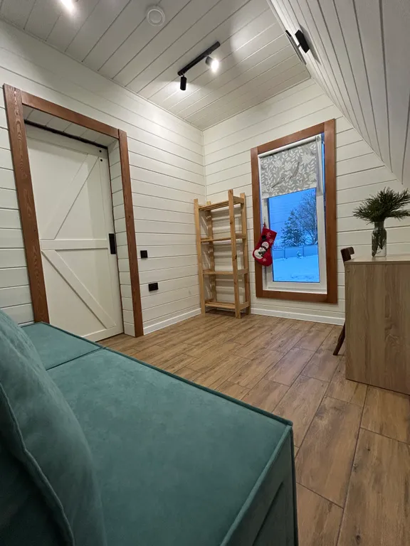 Современный треугольный эко дом