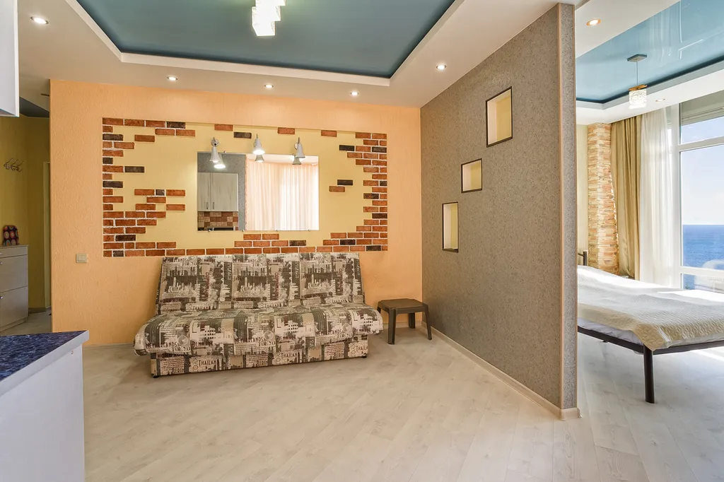 Квартира - студия с балконом у моря