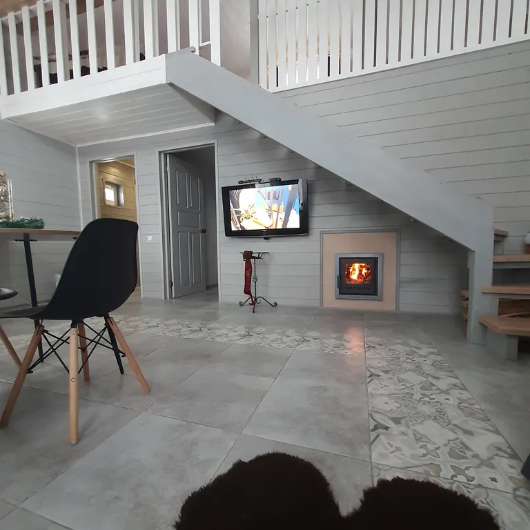 Уютный дом на берегу реки Кимрка