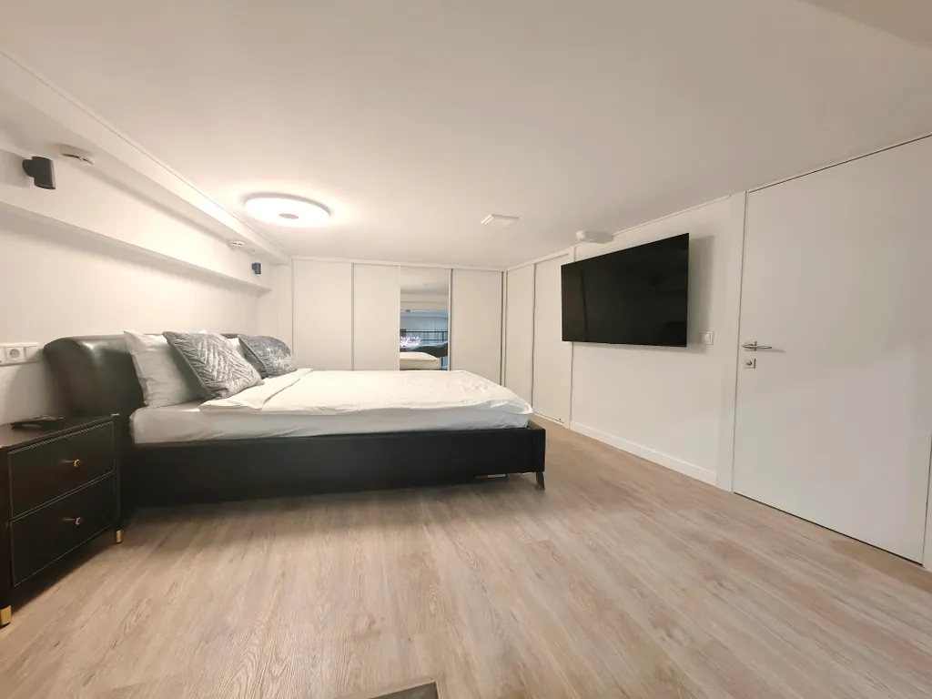 Двухуровневый апартамент в самом центре Сочи