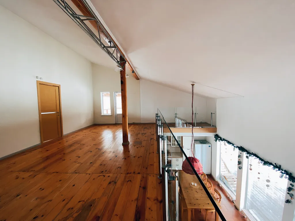 Тёплый коттедж у воды