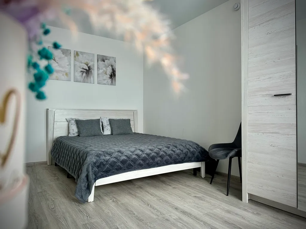 Современная квартира в новом районе вдали от шумных дорог и толп людей — аренда посуточно в Западный