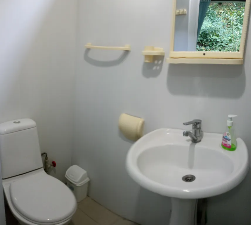 Однокомнатный коттедж с видом на лес и горы