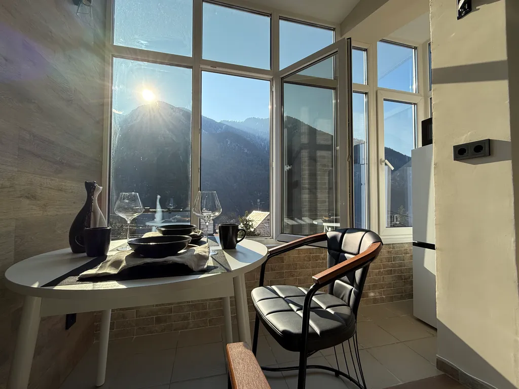 Квартира с шикарным видом на горы в центре Красной поляны