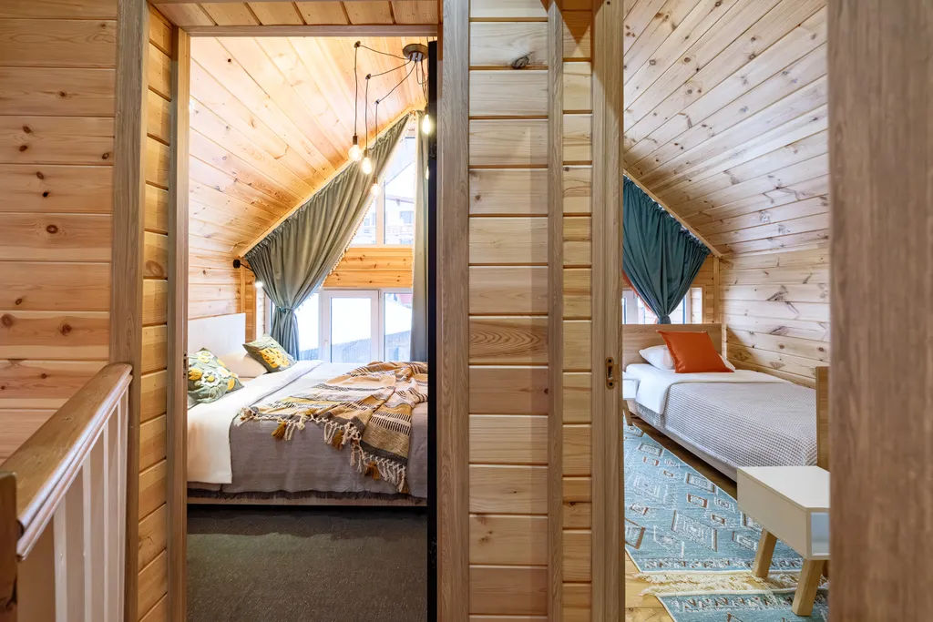 Домик в стиле барн-хаус с баней на дровах и сибирским банным чаном