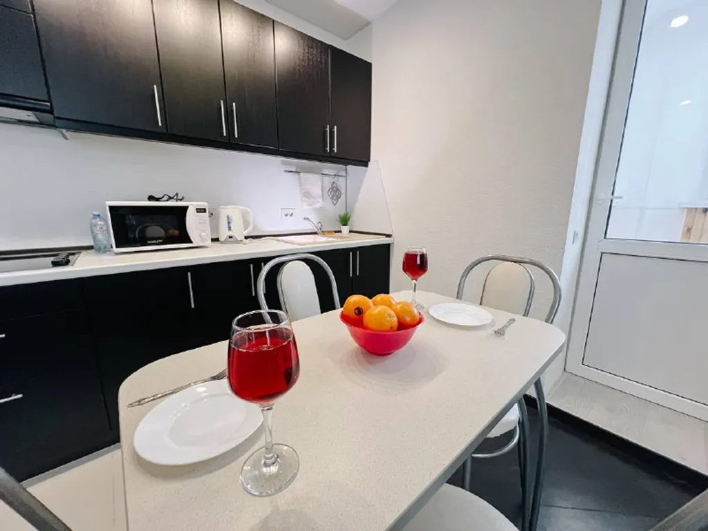 Комфортные двухкомнатные апартаменты в спальном районе города