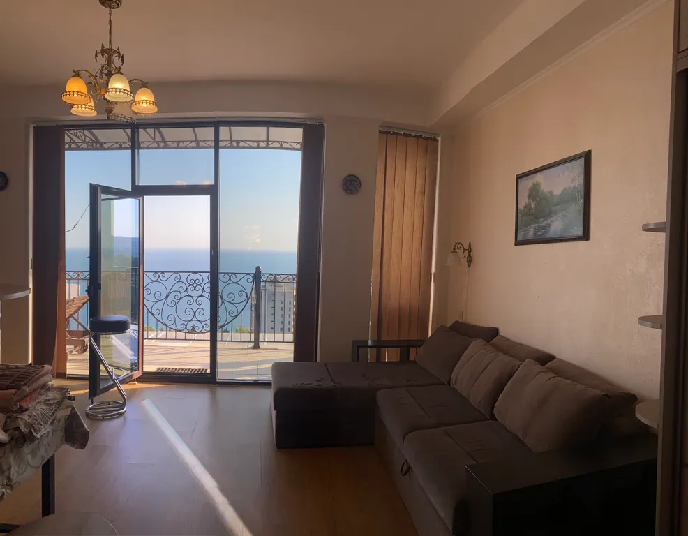 Студия с видом на море