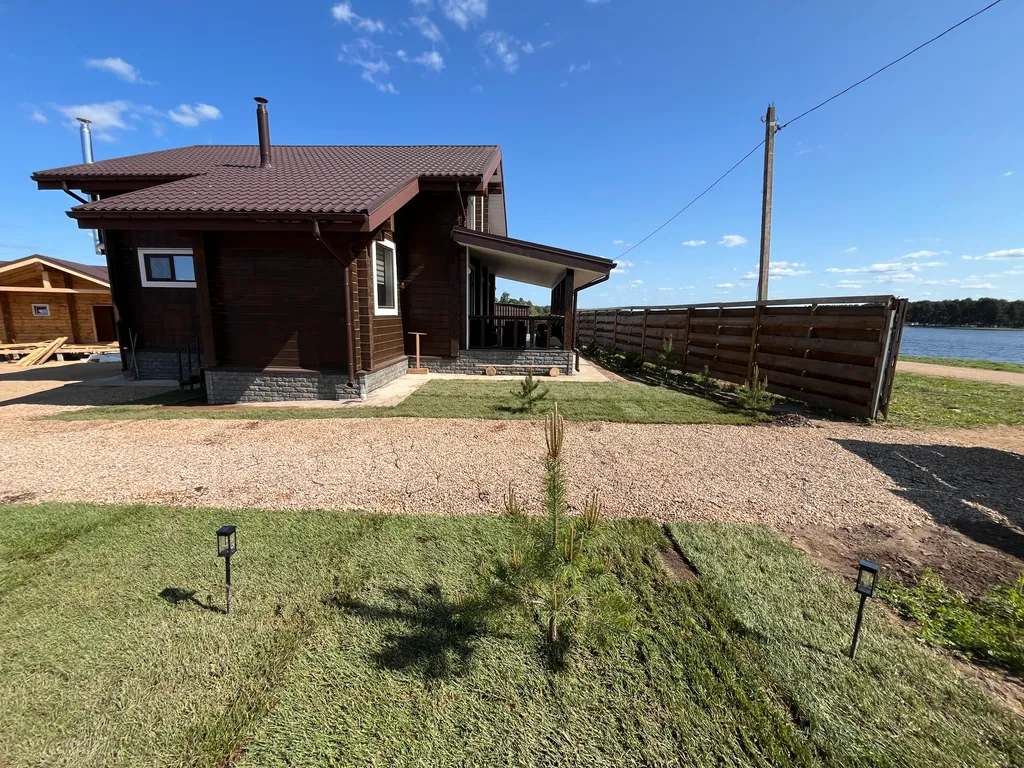 Дом на берегу Волжского водохранилища