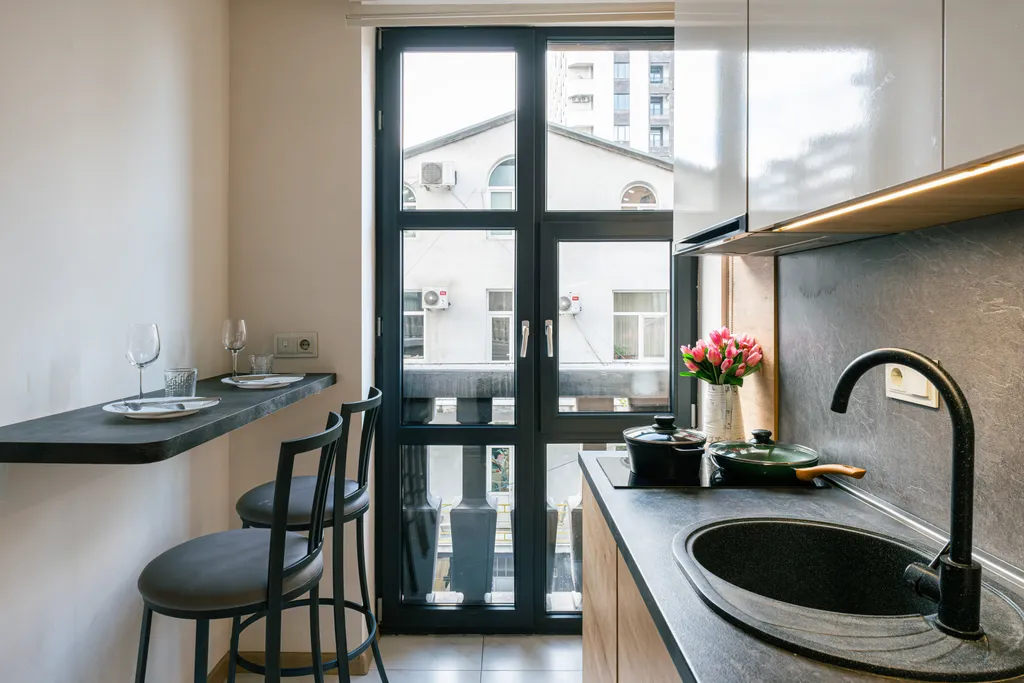 Студия ключ к центру Еревана