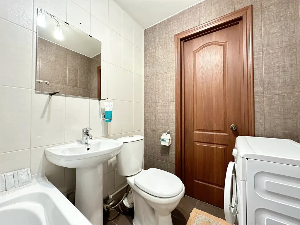 2-комнатная квартира в центре рядом с КУЗгту и РЕАцентром