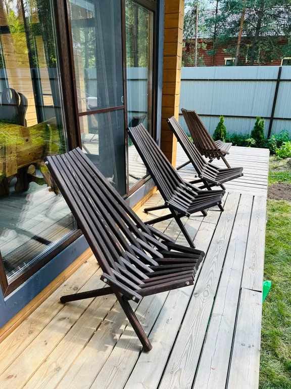 Дом и баня на дровах в сосновом лесу