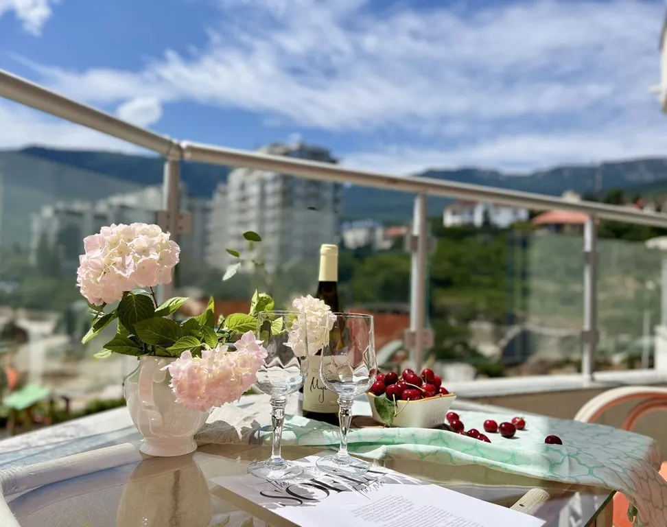 Уютная двухкомнатная квартира в ЖК Шато Лувр