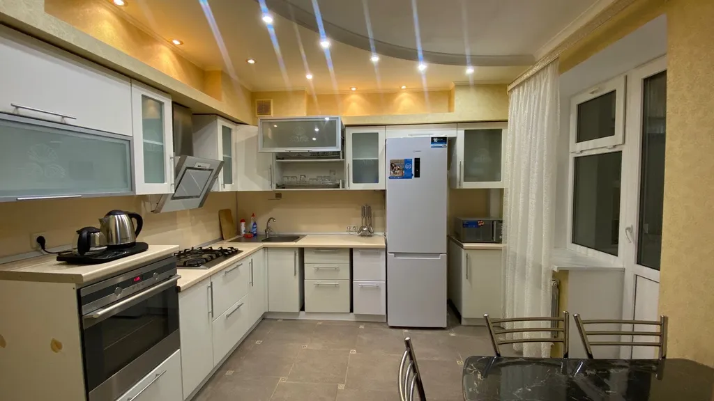 Современная двухкомнатная квартира в отличном районе — аренда посуточно в Ставрополь