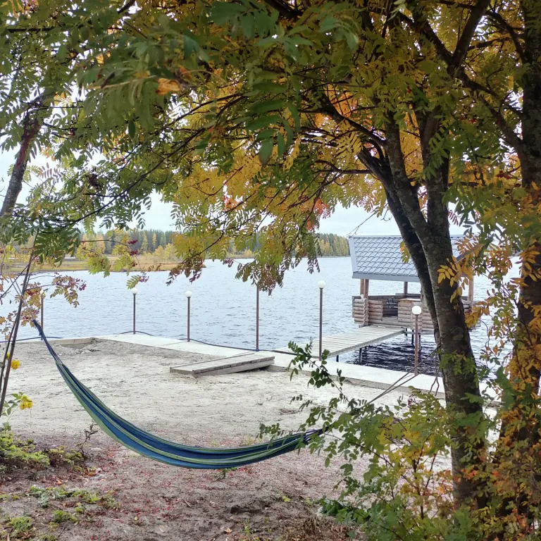 Дом на берегу озера без соседей