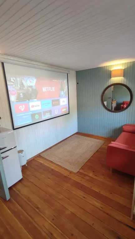 Уютный домик с баней на территории Тихого пруда