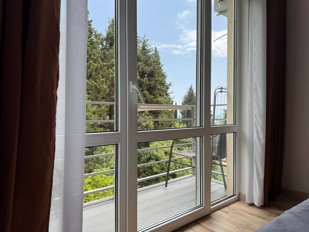 Апартаменты у моря с балконом