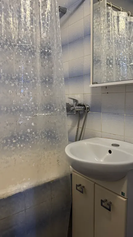 Теплая двухкомнатная в центре Миасс до 6 человек