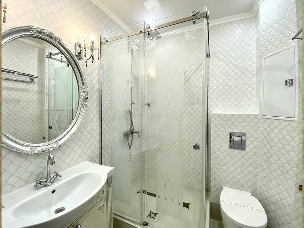 Просторная квартира с дизайнерским ремонтом в классическом стиле